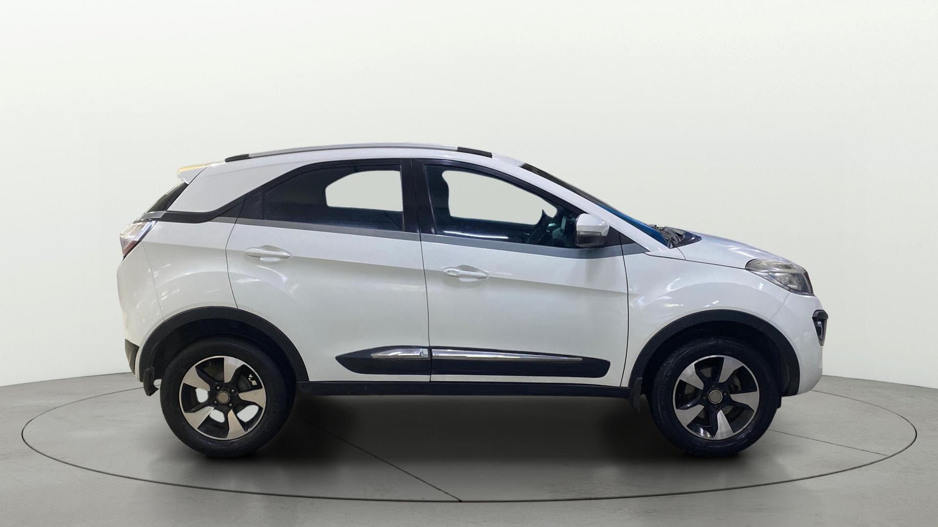 View 2018 Tata Nexon XZ Plus Diesel Image 8 Used 2018 Tata Nexon XZ Plus Diesel Image 8