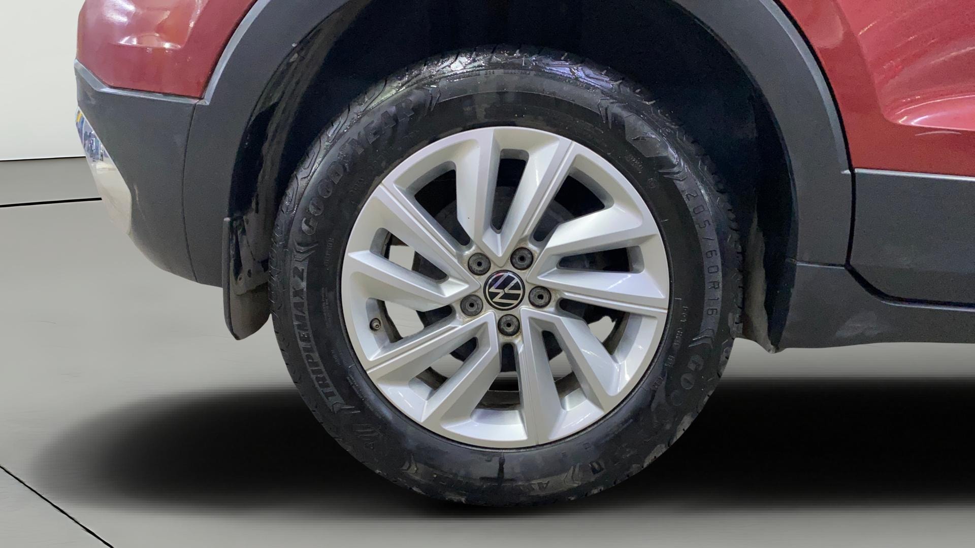 View 2023 Volkswagen Taigun 1.0 TSI Highline MT Image 33 Used 2023 Volkswagen Taigun 1.0 TSI Highline MT Image 33