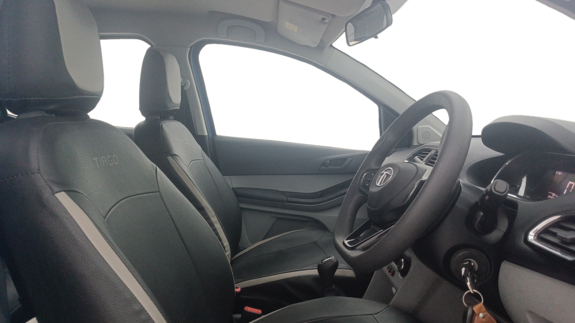 View 2020 Tata Tiago Revotorq XB Image 25 Used 2020 Tata Tiago Revotorq XB Image 25