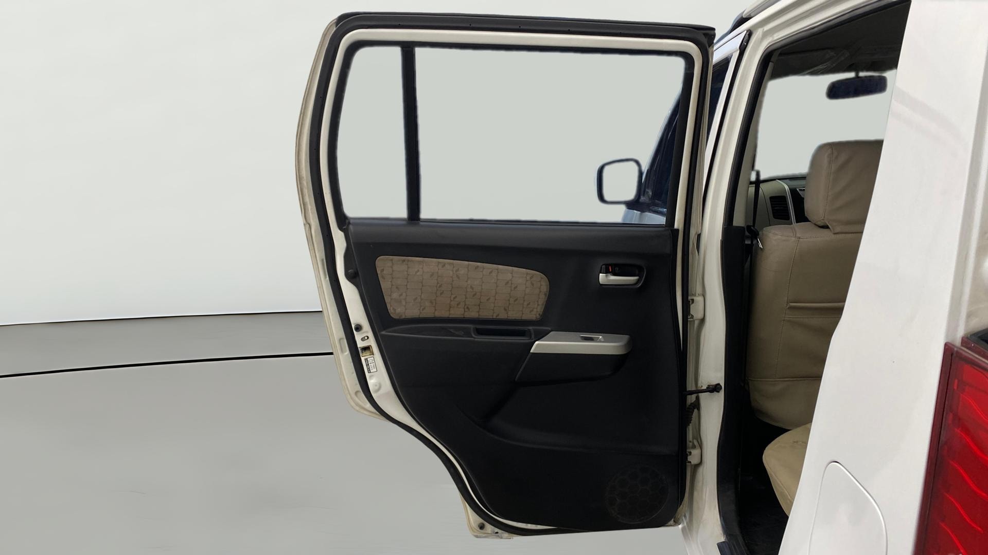 View 2015 Maruti Suzuki 1000 Base Variant Image 22 Used 2015 Maruti Suzuki 1000 Base Variant Image 22
