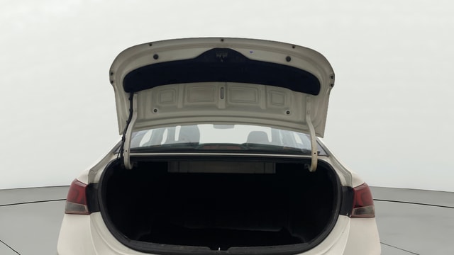 View Hyundai Verna Image 16 Used Hyundai Verna Image 16