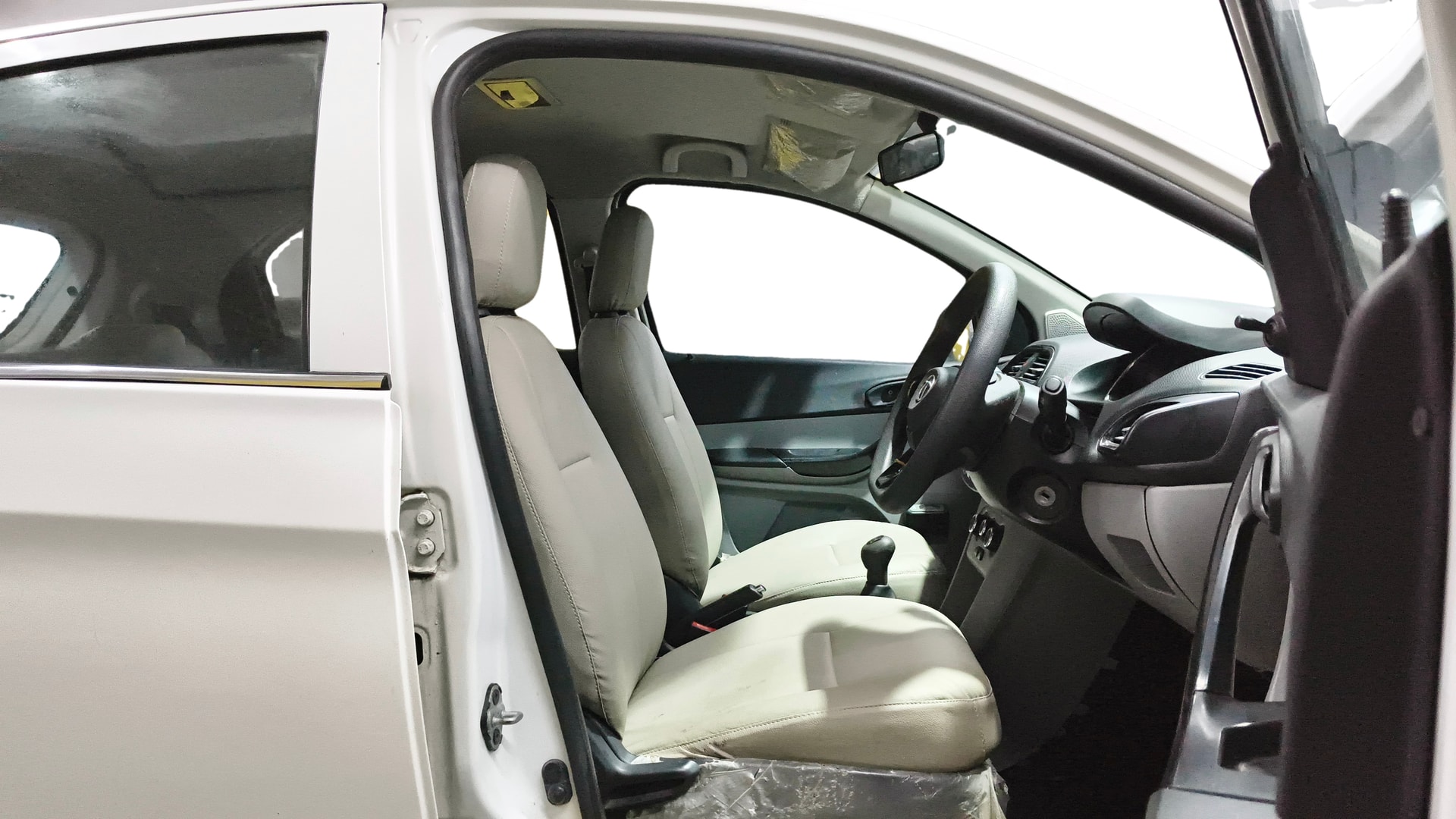 View 2020 Tata Tiago Revotorq XB Image 26 Used 2020 Tata Tiago Revotorq XB Image 26