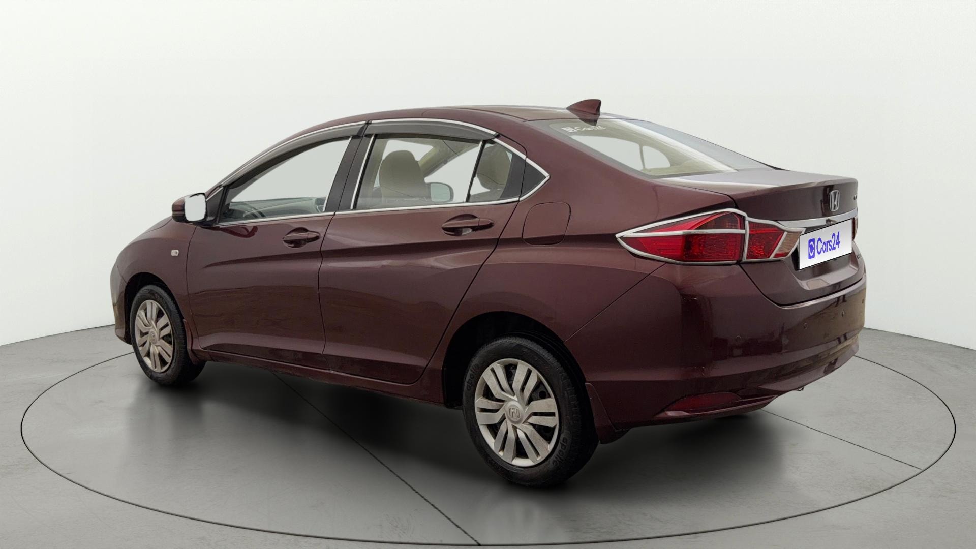 View 2016 Honda City ZX MT Diesel Anniversary Edition Image 2 Used 2016 Honda City ZX MT Diesel Anniversary Edition Image 2