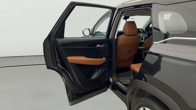View MG Hector Plus Image 16 Used MG Hector Plus Image 16