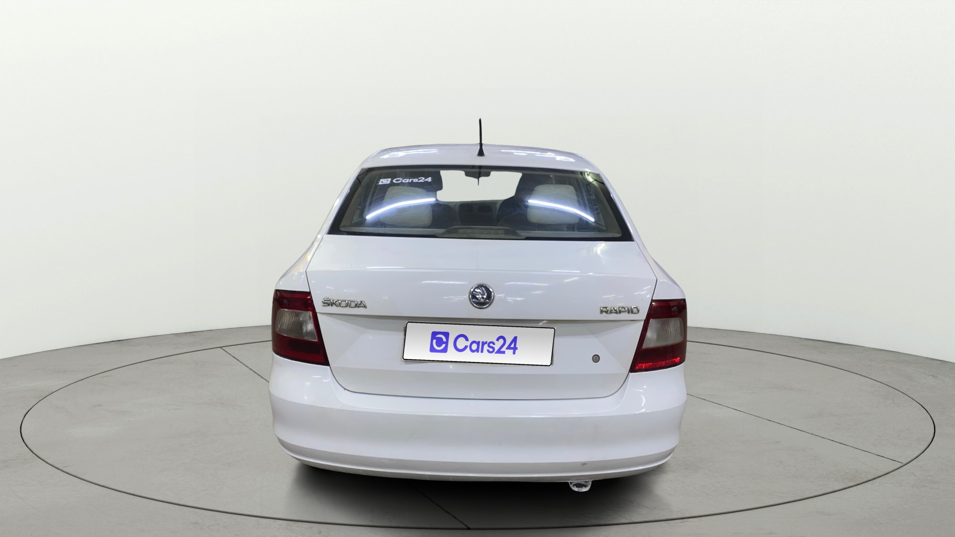 View 2014 Skoda Rapid 1.6 MPI Active Petrol BS IV Image 4 Used 2014 Skoda Rapid 1.6 MPI Active Petrol BS IV Image 4