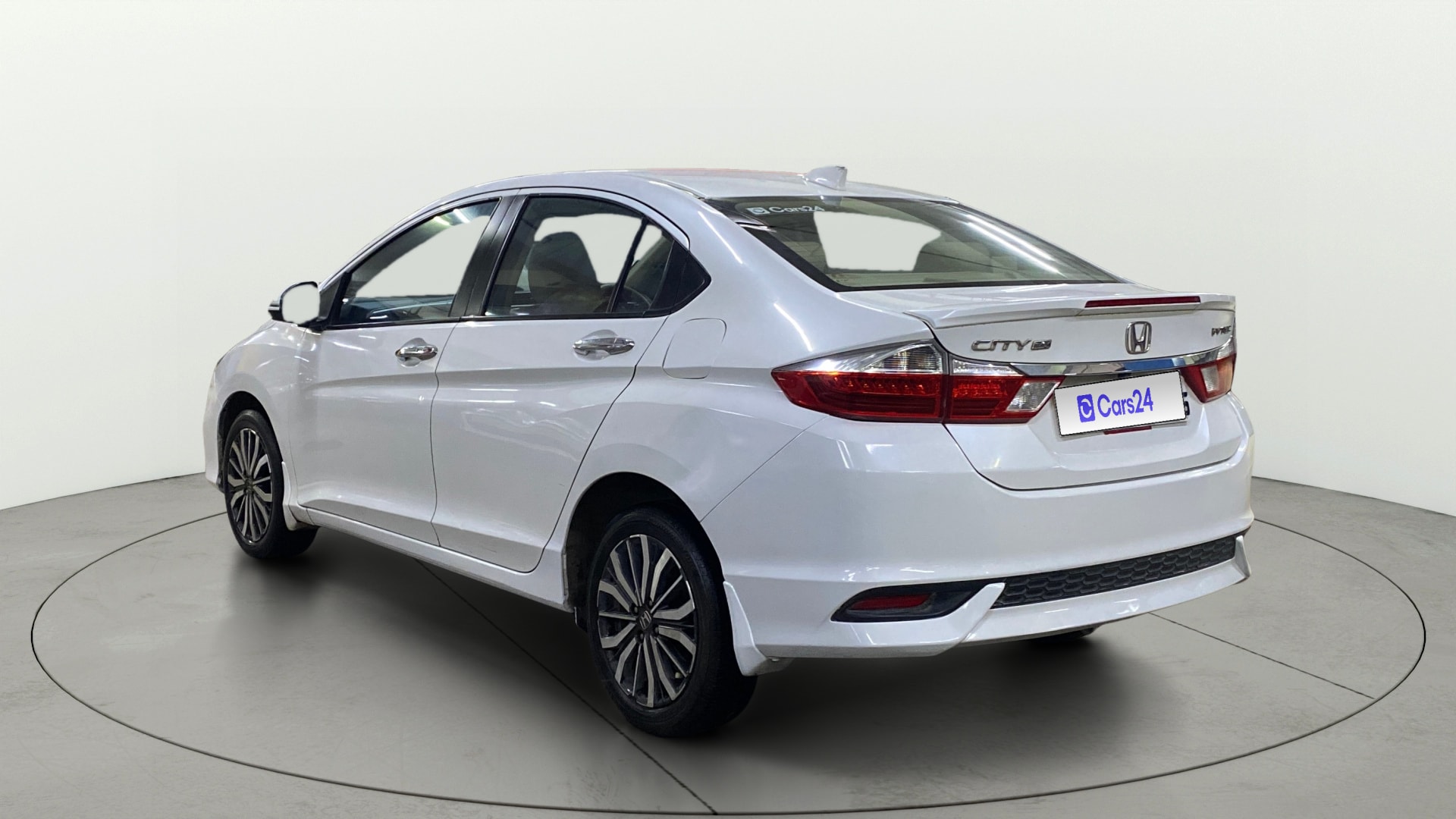 View 2018 Honda City ZX CVT Image 2 Used 2018 Honda City ZX CVT Image 2