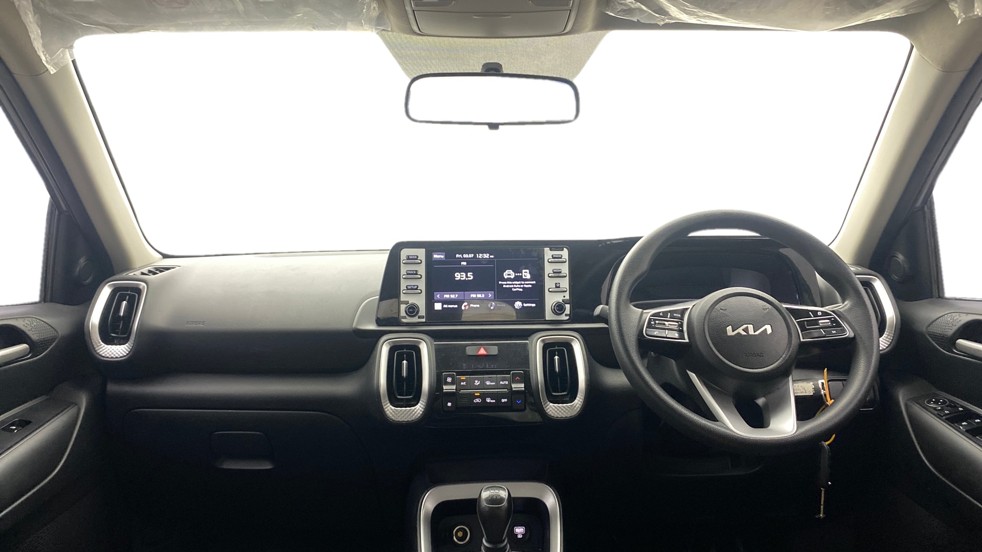 View 2022 Kia Sonet HTK Plus Petrol Image 16 Used 2022 Kia Sonet HTK Plus Petrol Image 16