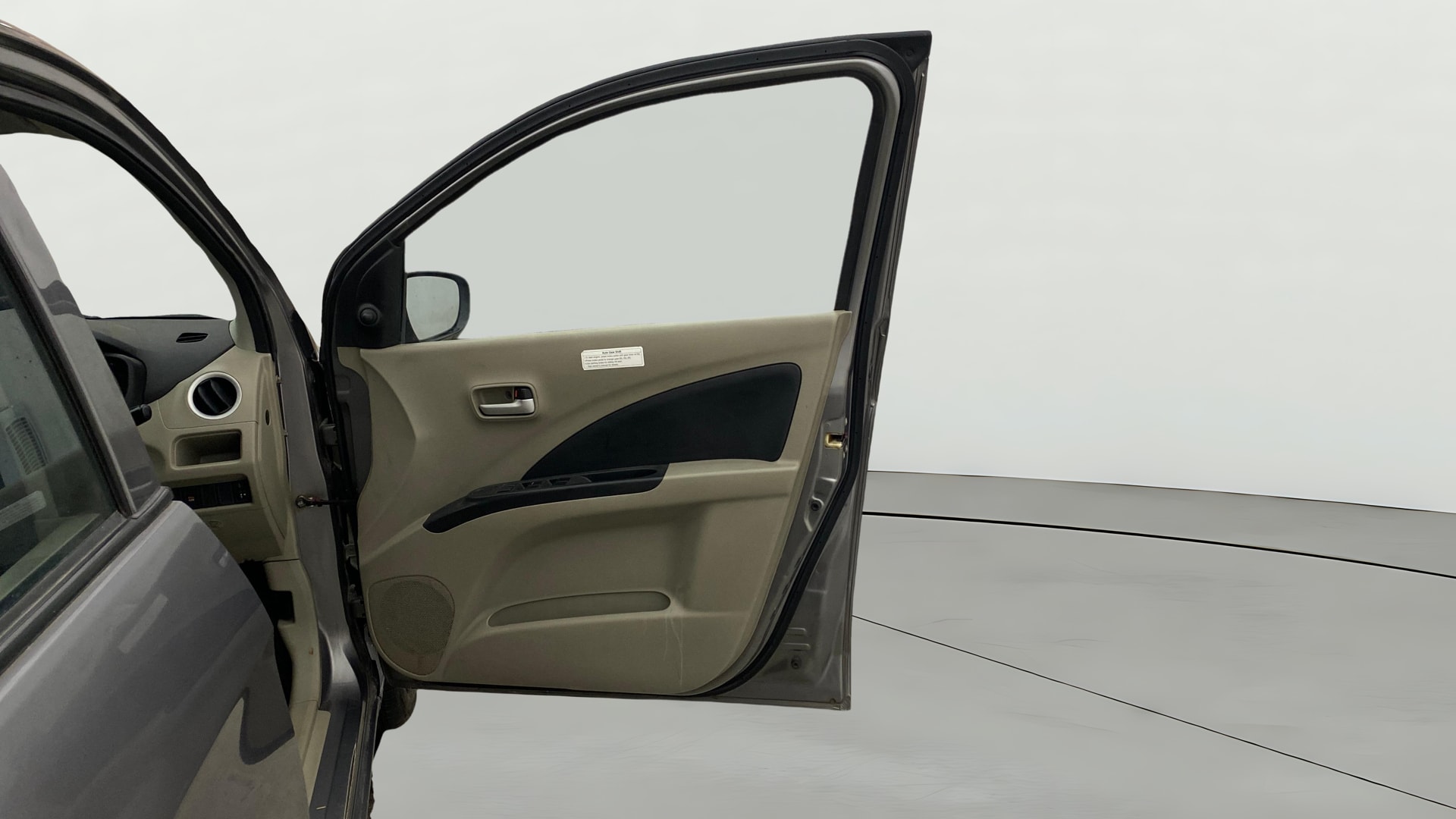 View 2015 Maruti Suzuki 1000 Base Variant Image 43 Used 2015 Maruti Suzuki 1000 Base Variant Image 43