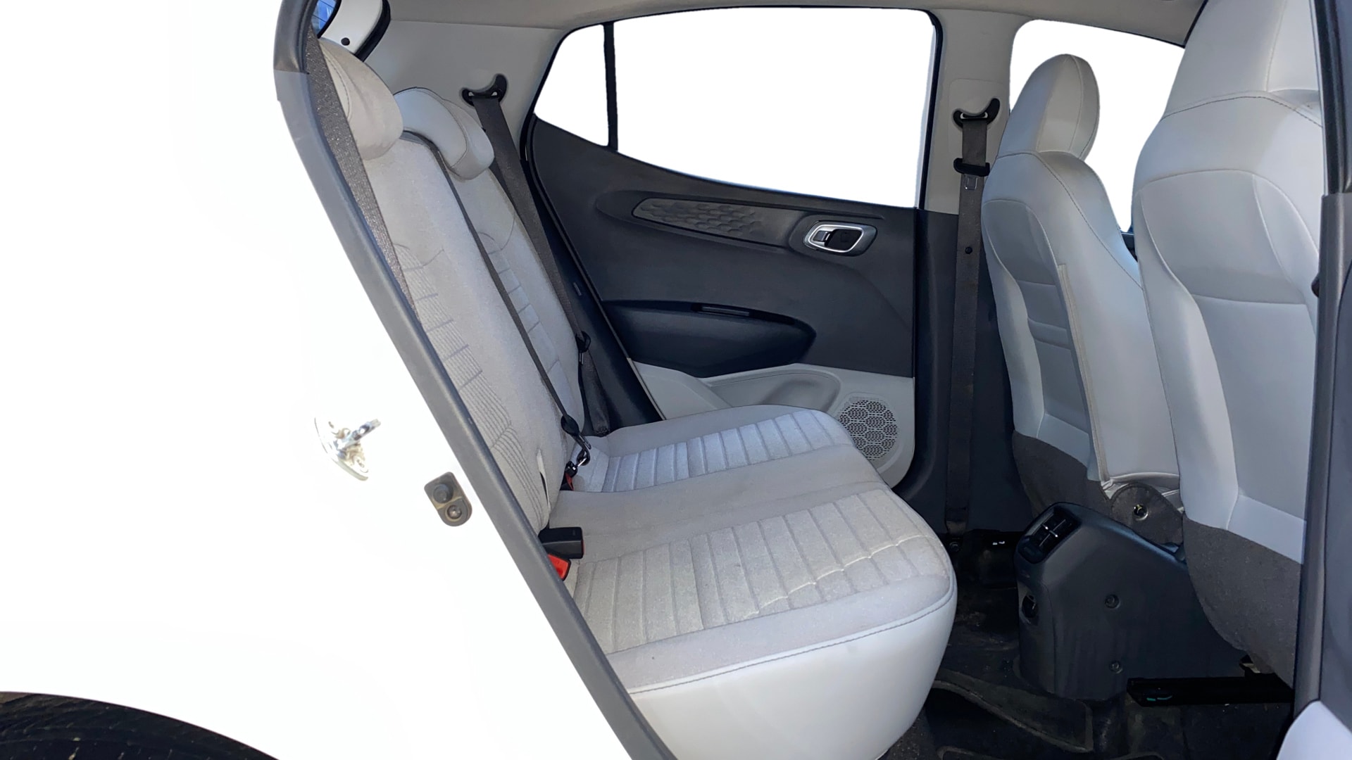 View 2024 Hyundai Grand i10 Nios Sportz Petrol AMT Image 38 Used 2024 Hyundai Grand i10 Nios Sportz Petrol AMT Image 38