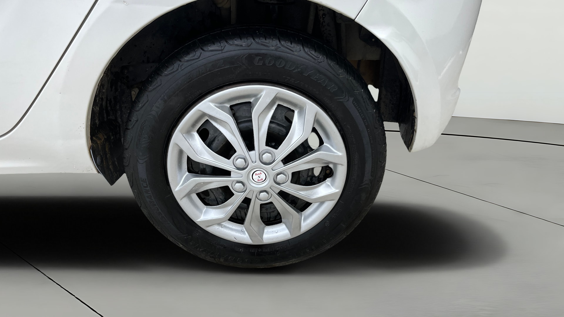 View 2017 Tata Tiago Revotorq XB Image 11 Used 2017 Tata Tiago Revotorq XB Image 11