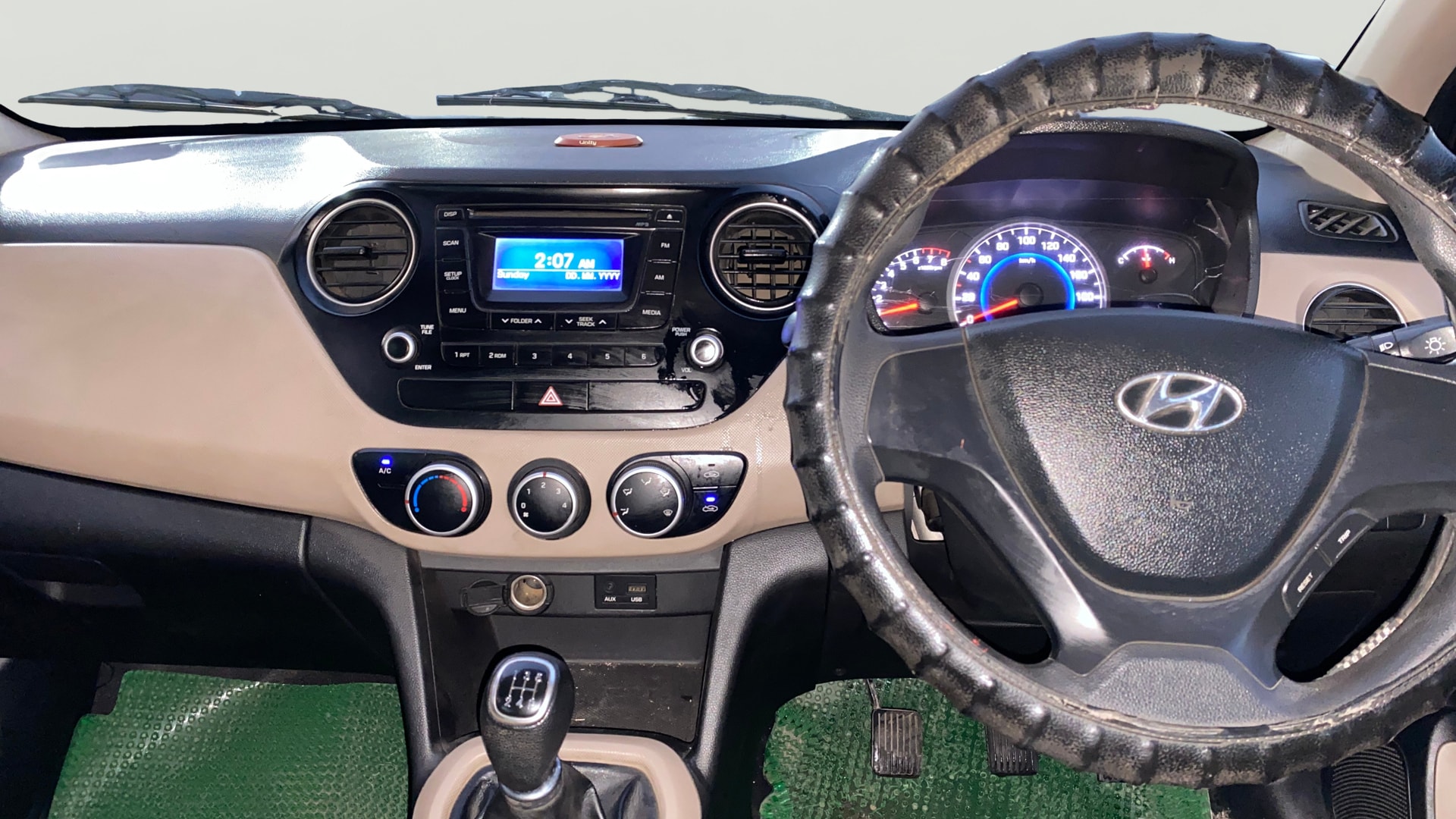 View 2014 Hyundai Grand i10 Sportz 1.2 Kappa Image 17 Used 2014 Hyundai Grand i10 Sportz 1.2 Kappa Image 17