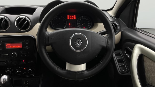 View Renault Duster Image 20 Used Renault Duster Image 20
