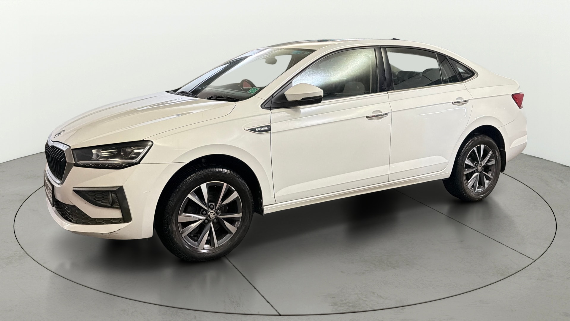 View 2023 Skoda Slavia Style 1.0 TSI AT Image 22 Used 2023 Skoda Slavia Style 1.0 TSI AT Image 22