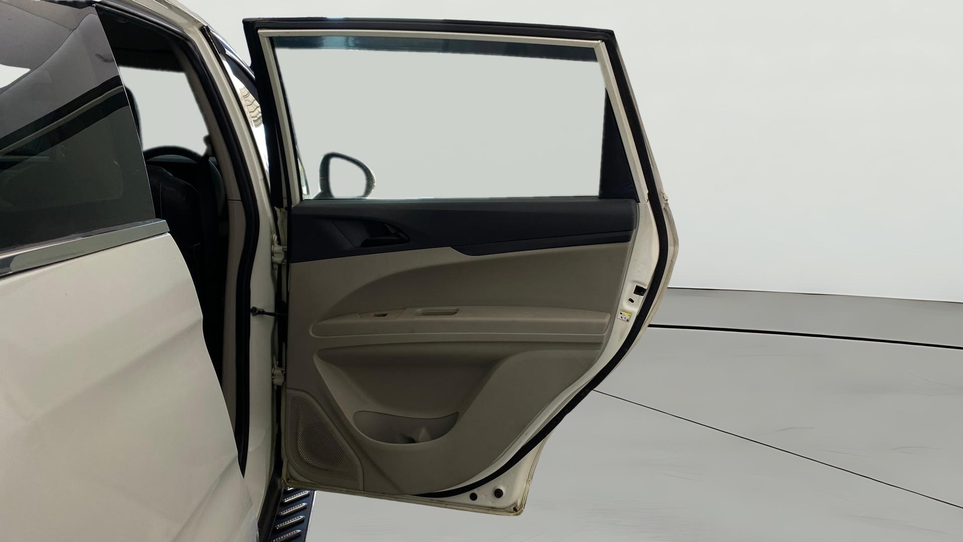 View 2019 Mahindra Marazzo M2 8-Seater Image 7 Used 2019 Mahindra Marazzo M2 8-Seater Image 7