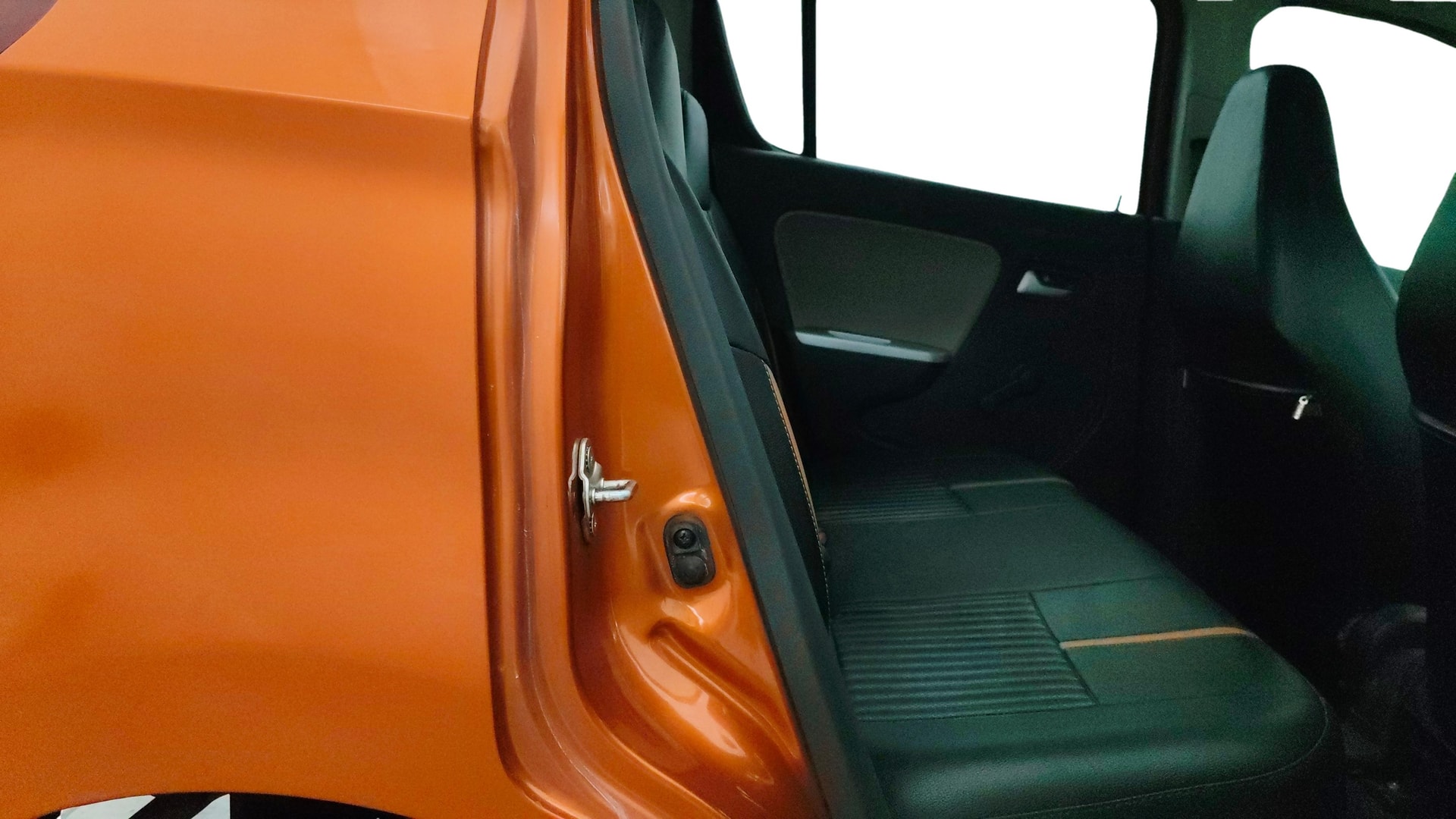 View 2015 Maruti Suzuki Alto K10 LX Image 28 Used 2015 Maruti Suzuki Alto K10 LX Image 28