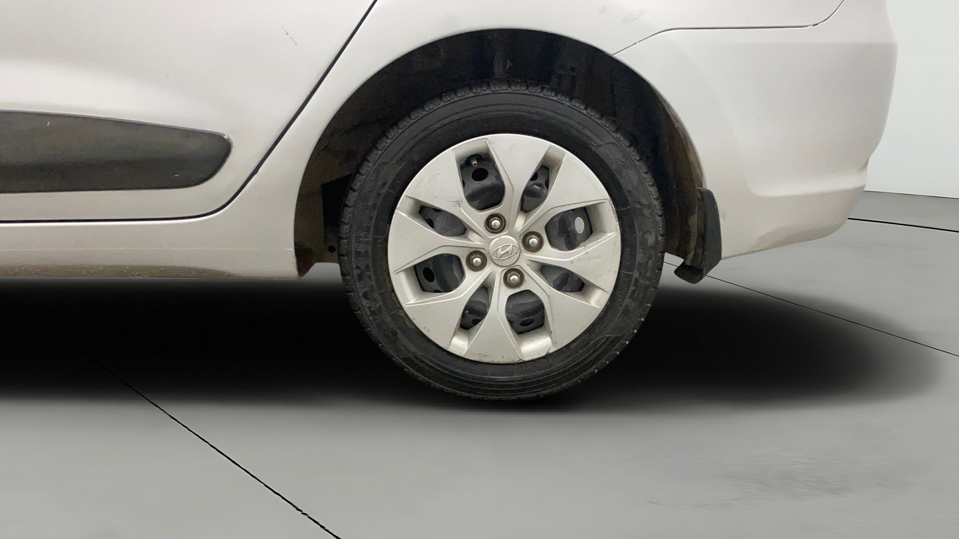 View 2015 Hyundai Xcent S Diesel Image 11 Used 2015 Hyundai Xcent S Diesel Image 11
