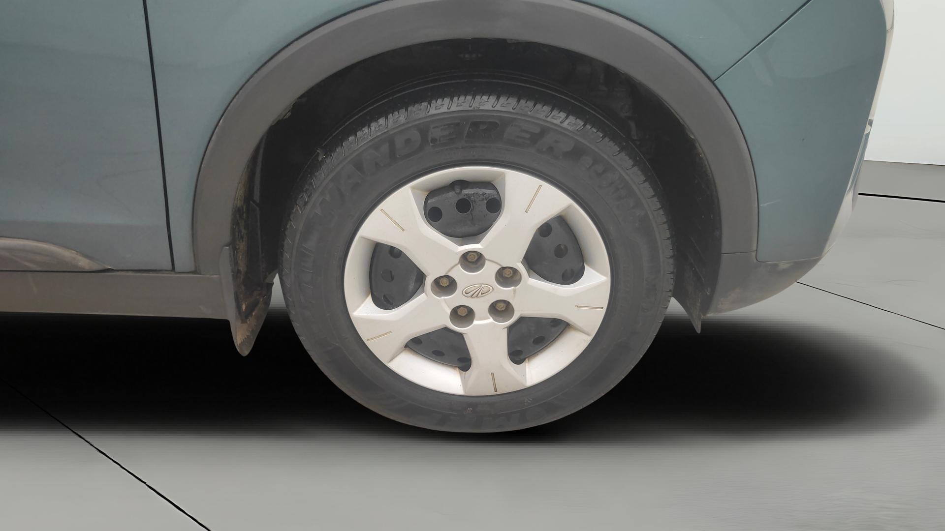 View 2019 Mahindra XUV300 W4 Petrol BS IV Image 40 Used 2019 Mahindra XUV300 W4 Petrol BS IV Image 40