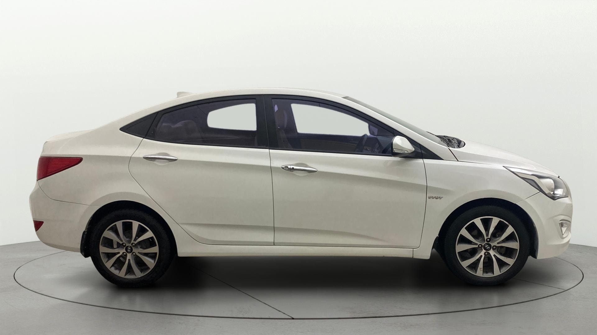 View 2016 Hyundai Verna 1.6 VTVT SX Image 8 Used 2016 Hyundai Verna 1.6 VTVT SX Image 8