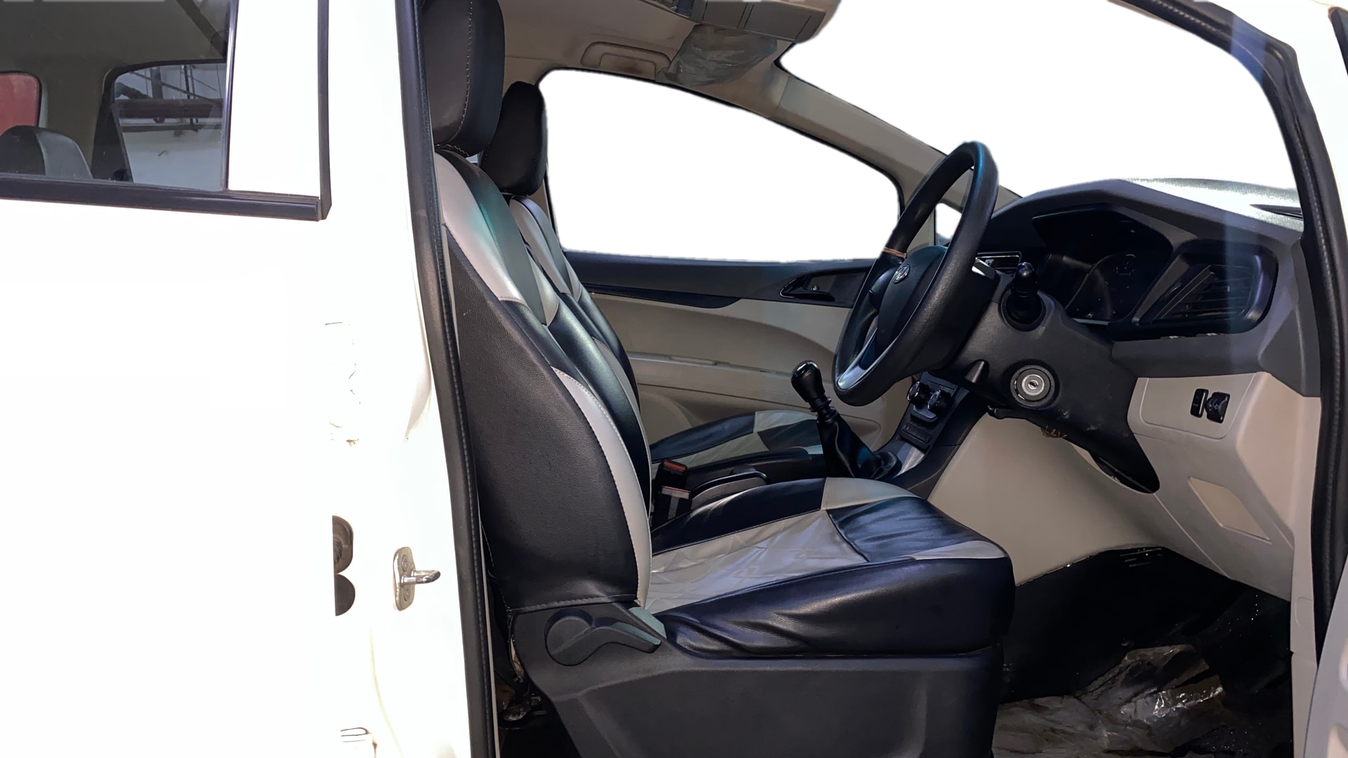 View 2021 Mahindra Marazzo M4 Plus 7-Seater Image 27 Used 2021 Mahindra Marazzo M4 Plus 7-Seater Image 27