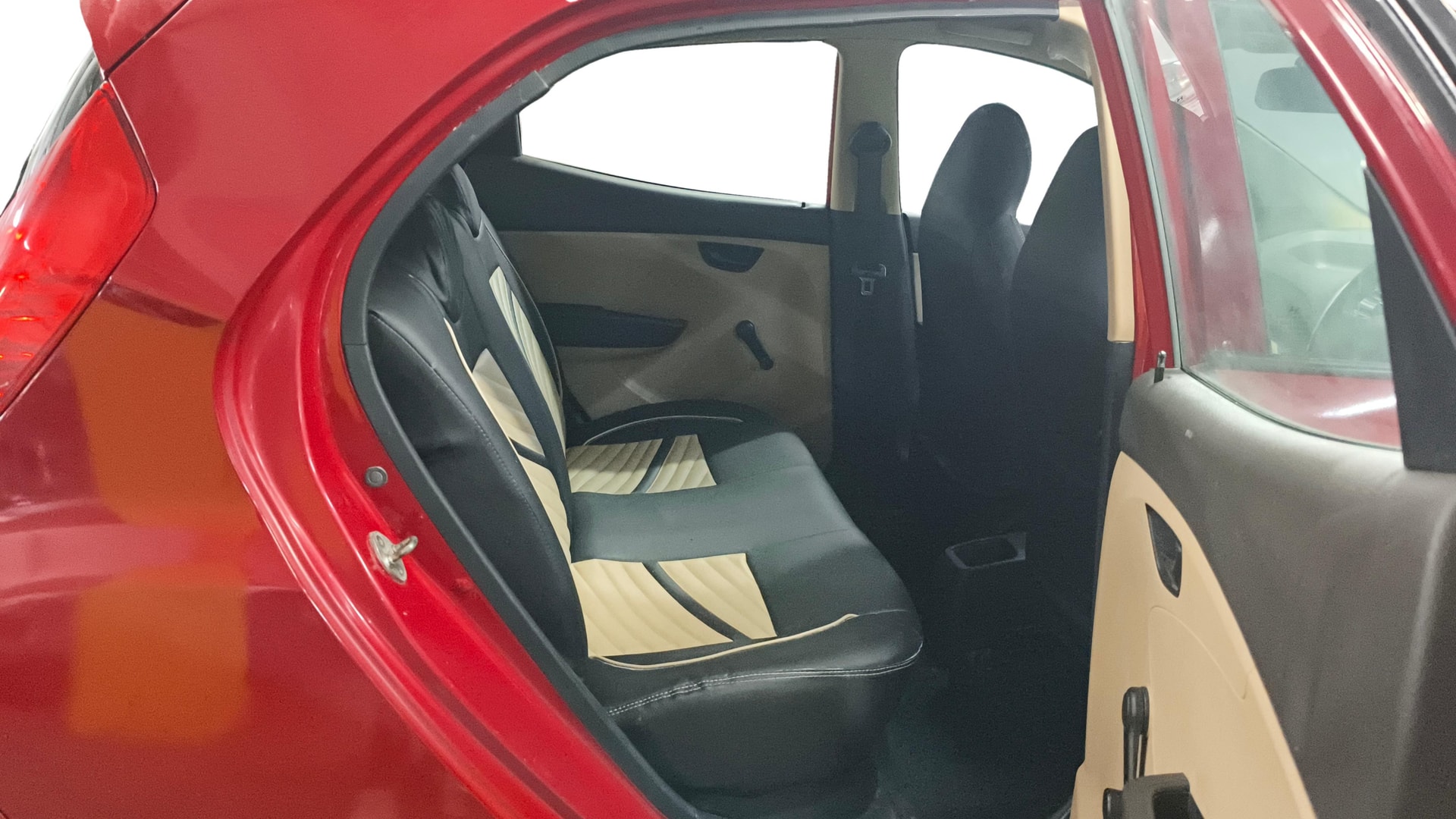View 2016 Hyundai EON Era Plus Image 28 Used 2016 Hyundai EON Era Plus Image 28