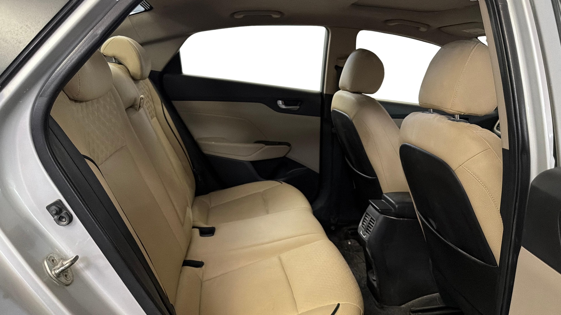 View 2018 Hyundai Verna 1.6 VTVT SX (O) AT Image 36 Used 2018 Hyundai Verna 1.6 VTVT SX (O) AT Image 36