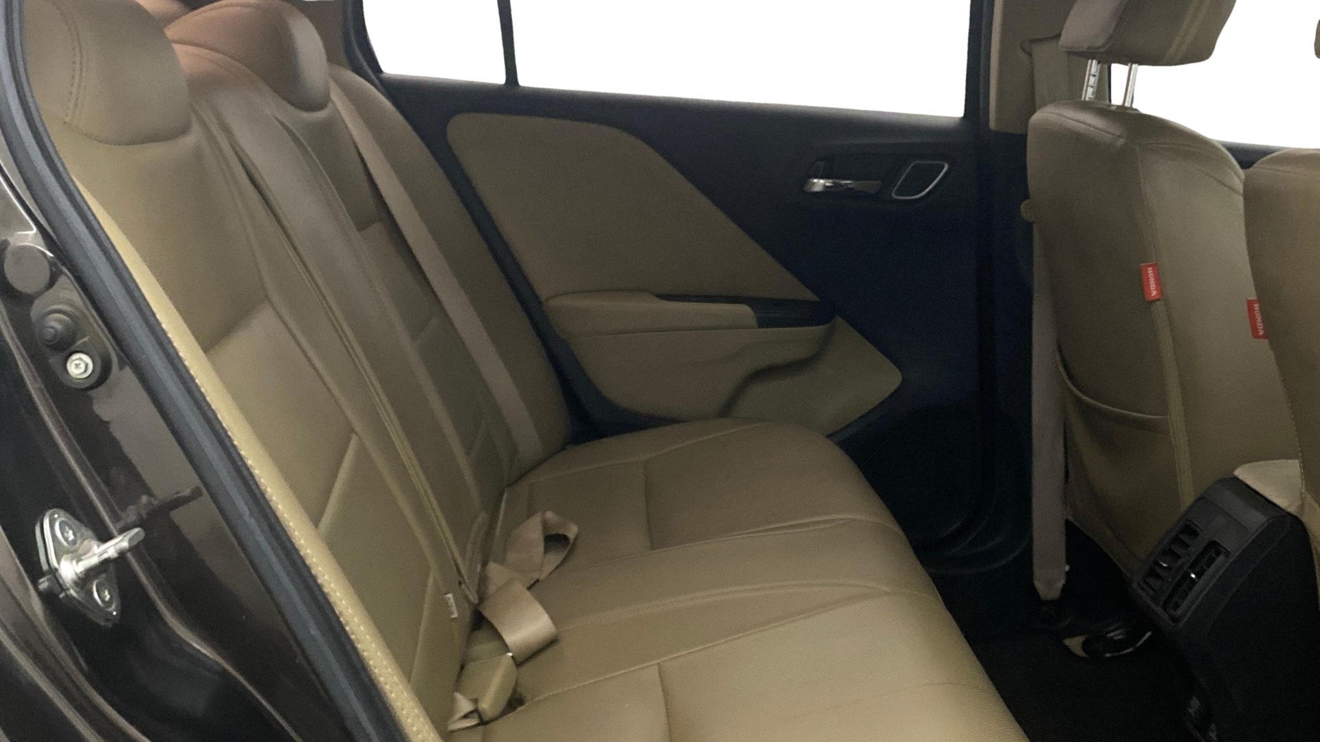 View 2022 Honda City ZX MT Diesel Anniversary Edition Image 30 Used 2022 Honda City ZX MT Diesel Anniversary Edition Image 30