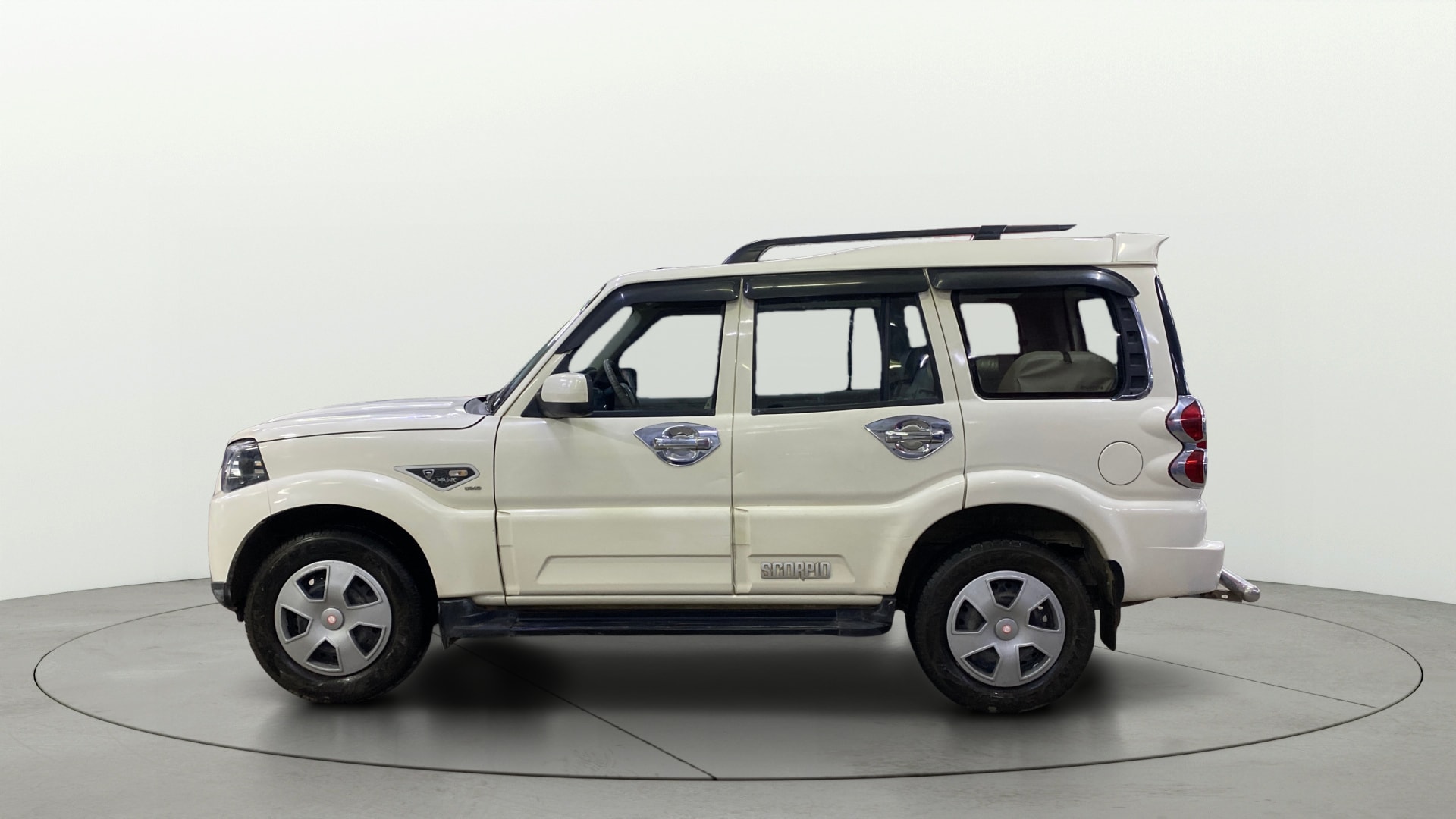 View 2018 Mahindra Scorpio S7 Image 5 Used 2018 Mahindra Scorpio S7 Image 5