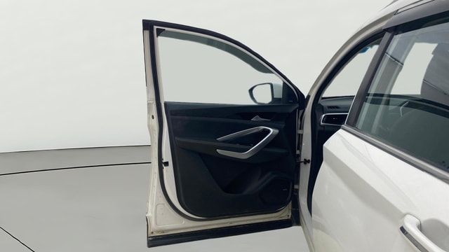 View MG Hector Image 33 Used MG Hector Image 33