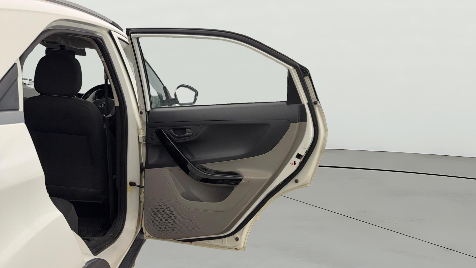 View 2019 Tata Nexon Revotron XM Image 7 Used 2019 Tata Nexon Revotron XM Image 7