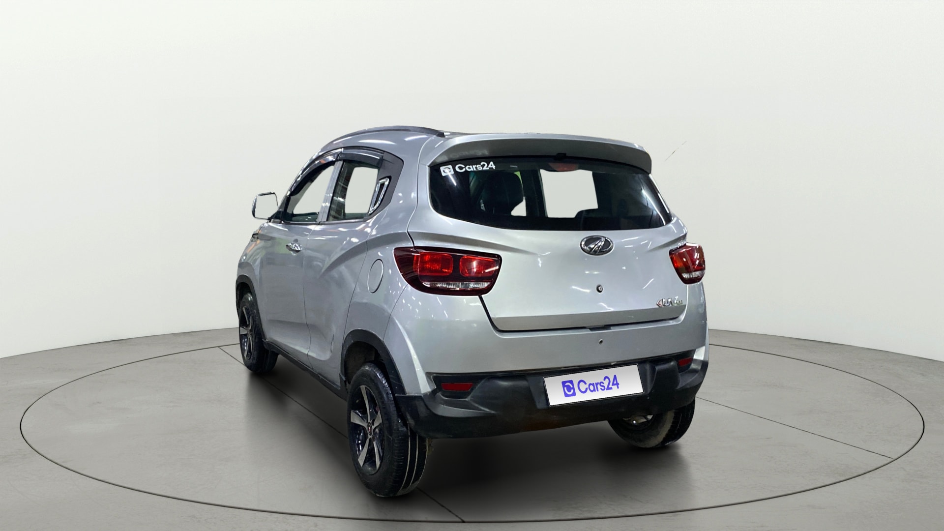 View 2017 Mahindra KUV100 K4 Plus Petrol 5 Seater BS IV Image 2 Used 2017 Mahindra KUV100 K4 Plus Petrol 5 Seater BS IV Image 2