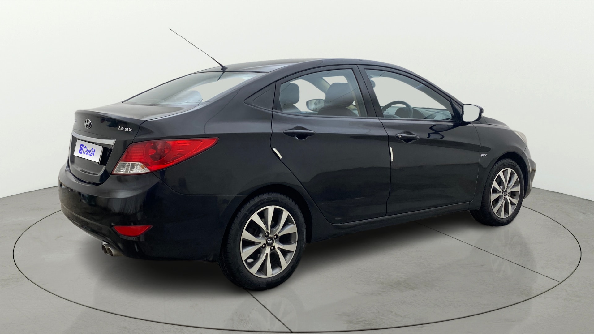 View 2014 Hyundai Fluidic Verna 1.6 VTVT SX Image 42 Used 2014 Hyundai Fluidic Verna 1.6 VTVT SX Image 42