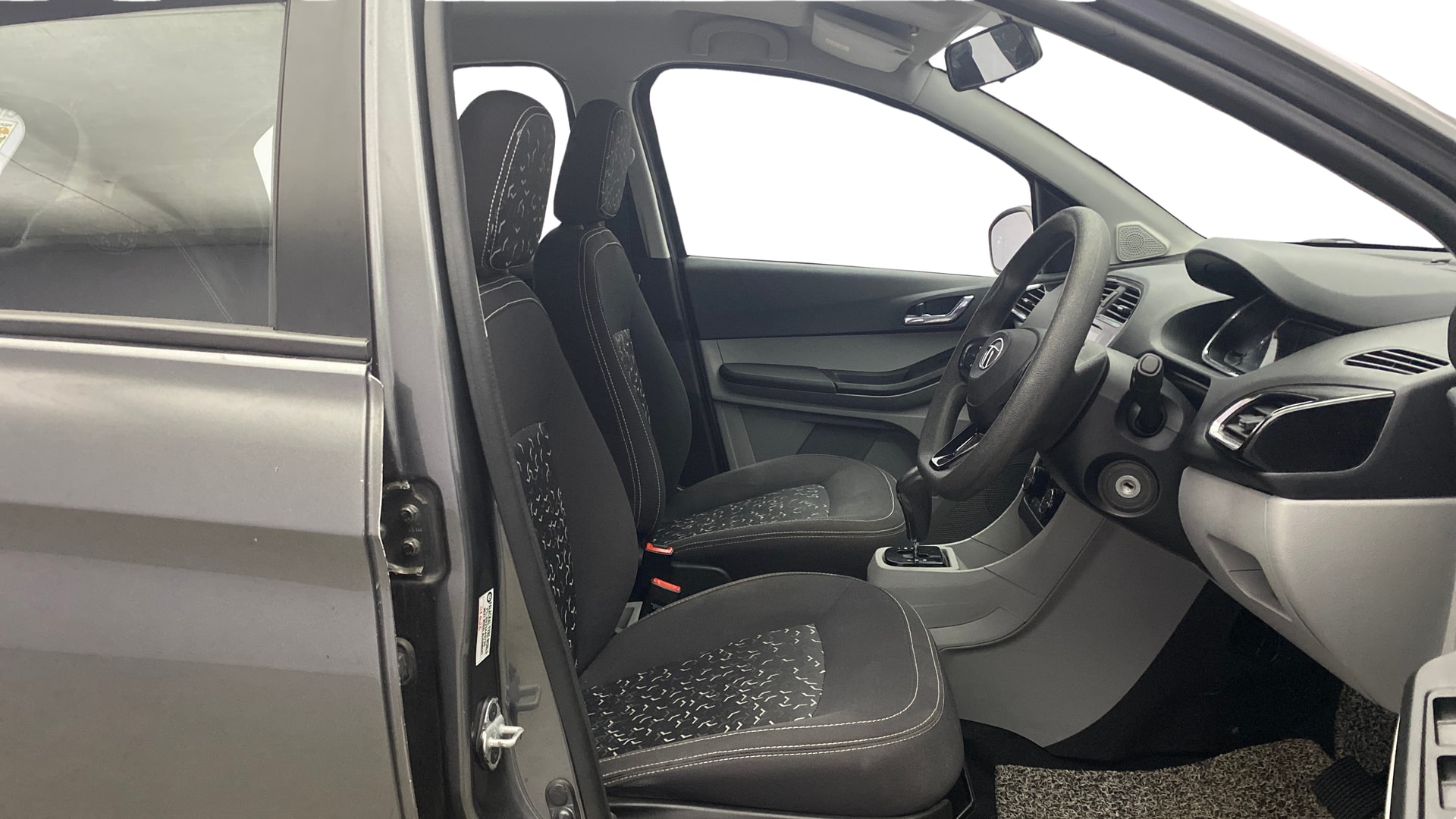 View 2021 Tata Tiago Revotorq XB Image 26 Used 2021 Tata Tiago Revotorq XB Image 26