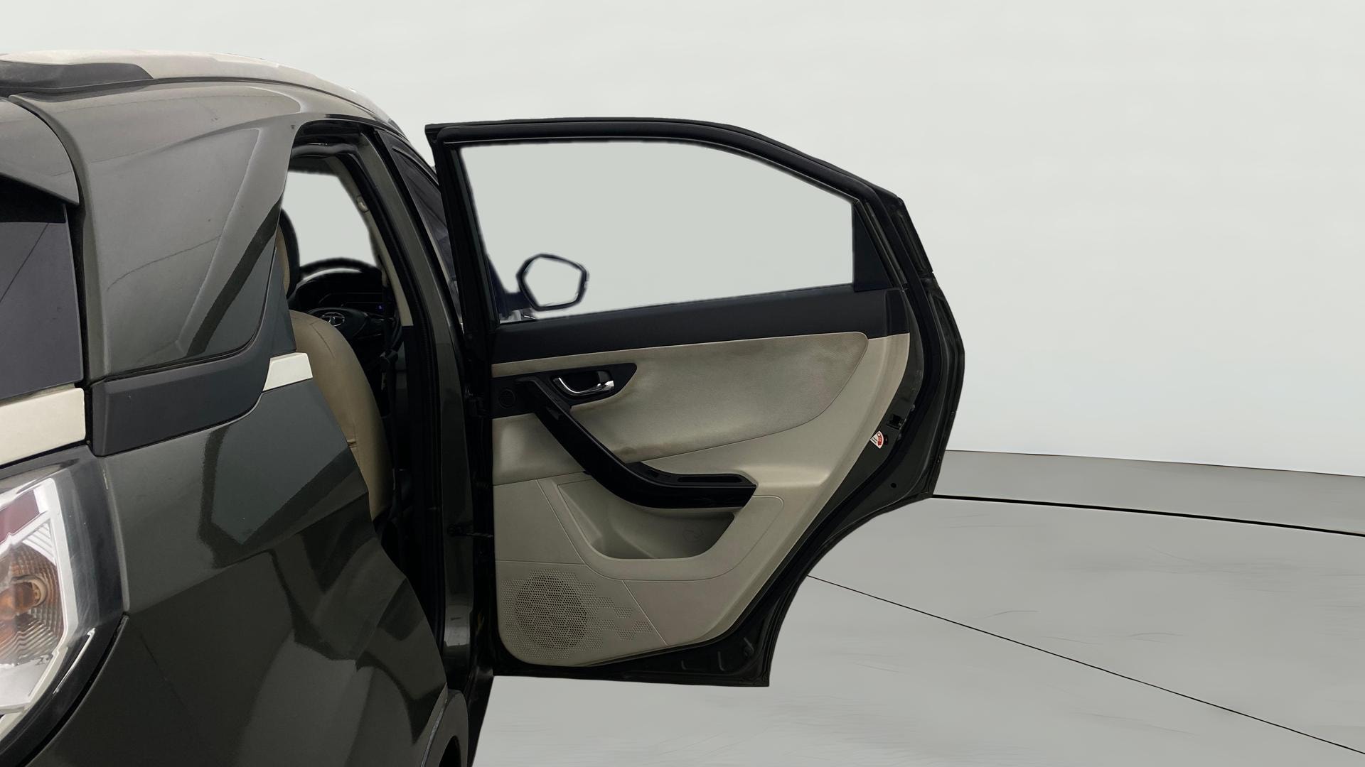 View 2021 Tata Nexon Revotron XE Image 8 Used 2021 Tata Nexon Revotron XE Image 8