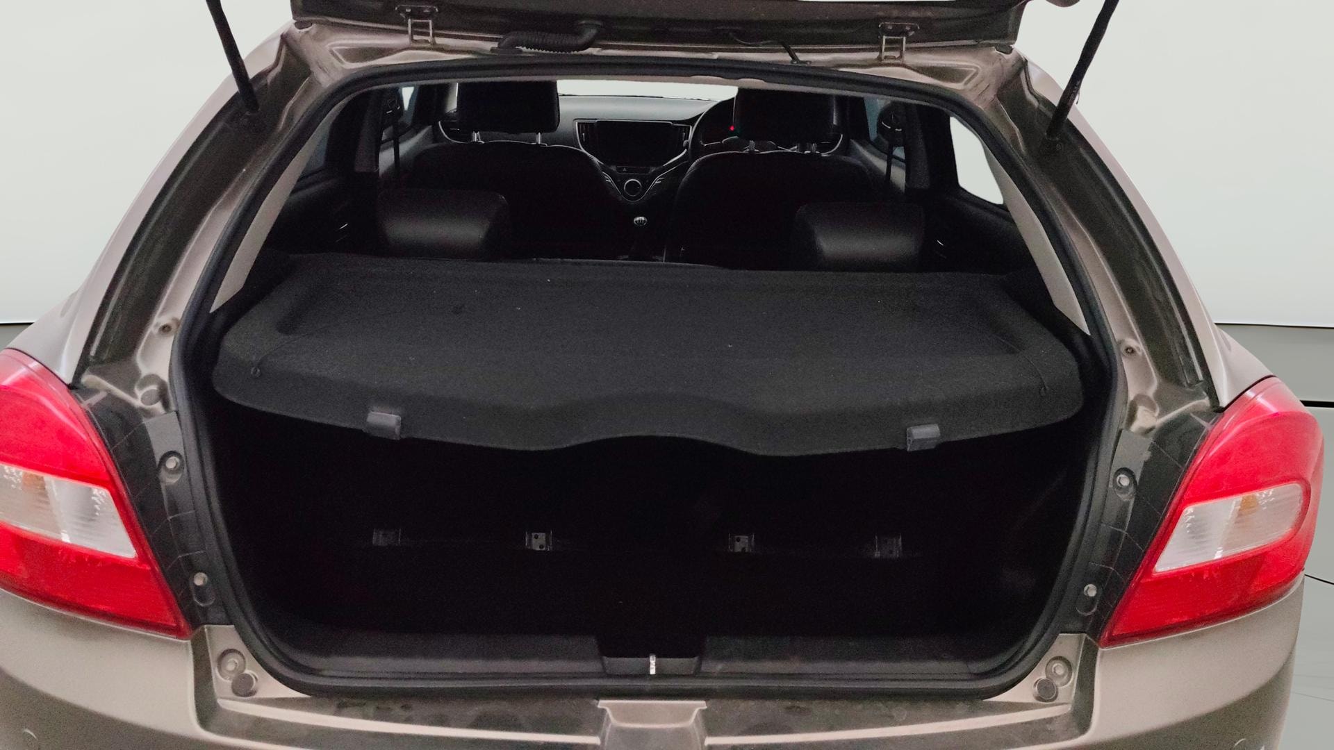 View 2022 Maruti Suzuki 1000 Base Variant Image 36 Used 2022 Maruti Suzuki 1000 Base Variant Image 36