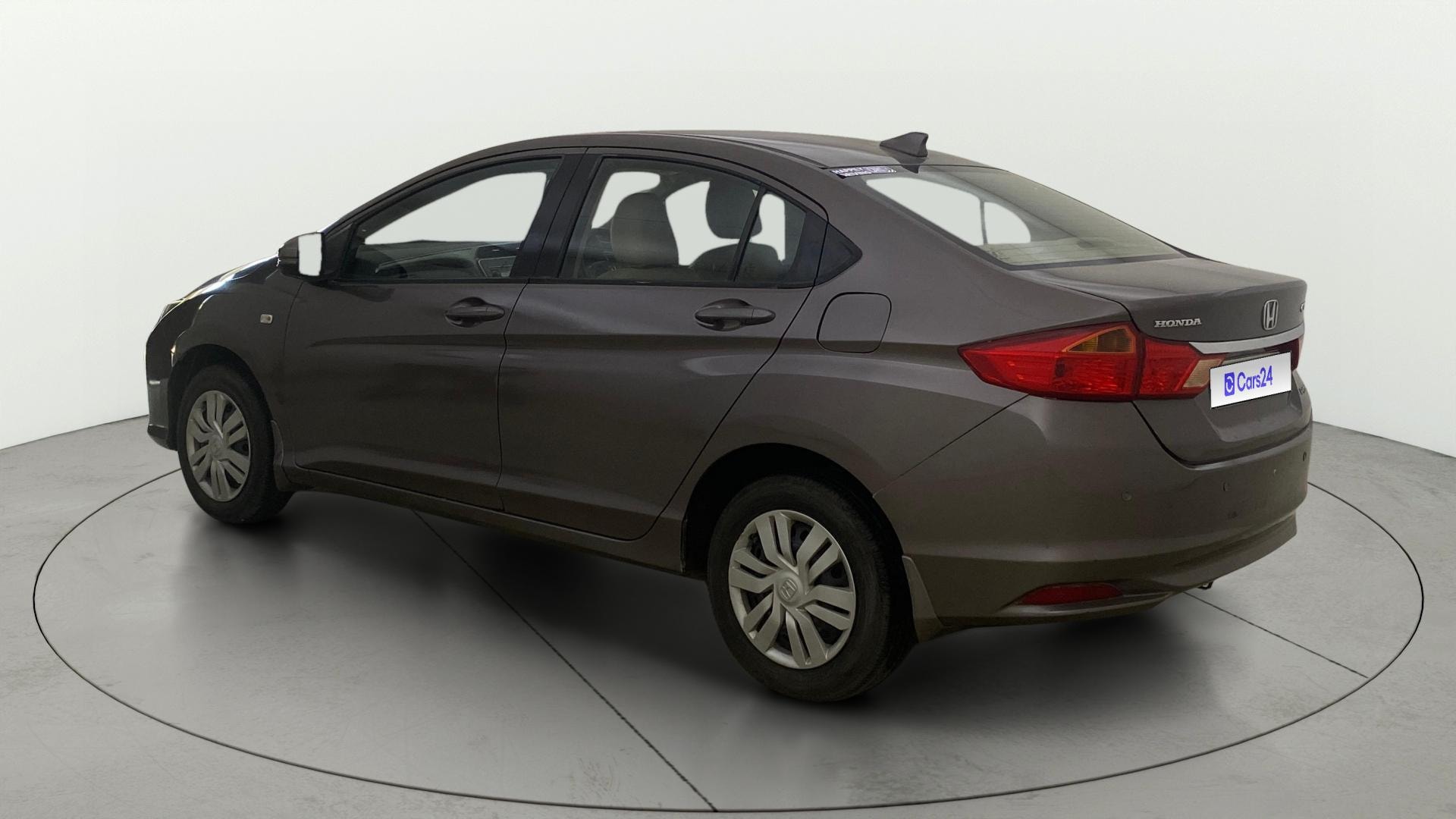 View 2015 Honda City ZX MT Diesel Anniversary Edition Image 2 Used 2015 Honda City ZX MT Diesel Anniversary Edition Image 2