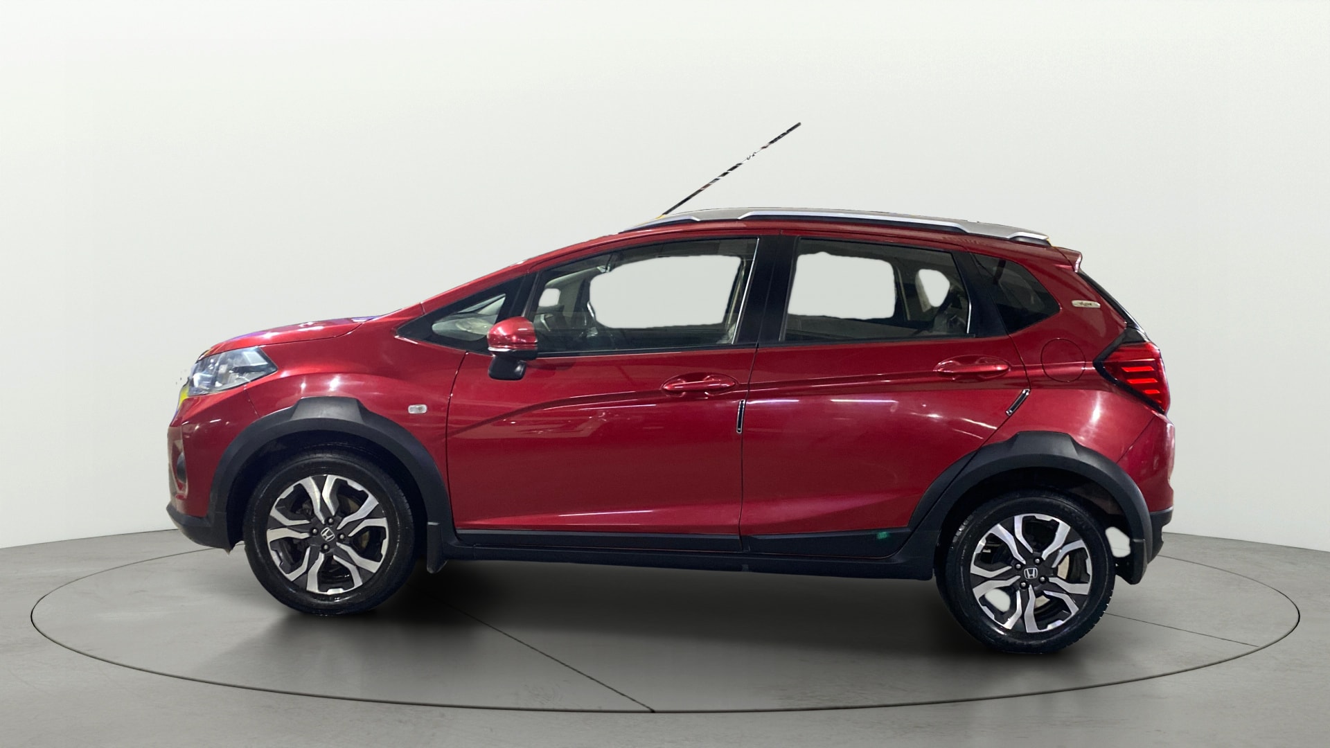 View 2019 Honda WR-V S MT Diesel Edge Edition Image 5 Used 2019 Honda WR-V S MT Diesel Edge Edition Image 5