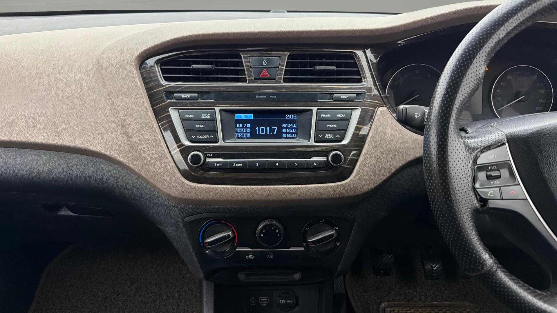 View 2016 Hyundai Elite i20 Magna 1.2 Image 17 Used 2016 Hyundai Elite i20 Magna 1.2 Image 17