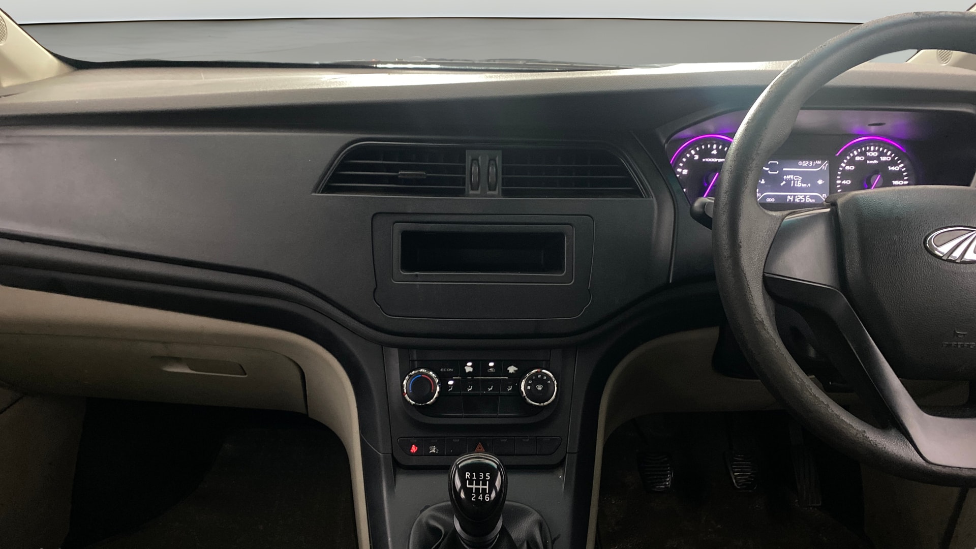 View 2019 Mahindra Marazzo M2 7-Seater Image 18 Used 2019 Mahindra Marazzo M2 7-Seater Image 18