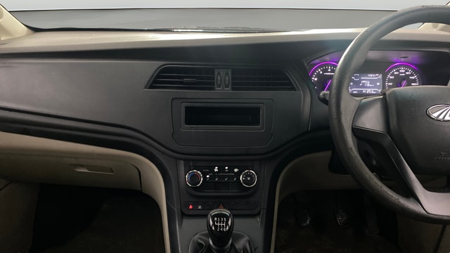 View Mahindra Marazzo Image 18 Used Mahindra Marazzo Image 18