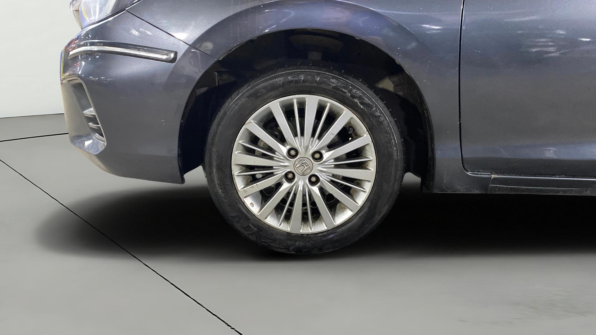 View 2023 Honda City ZX MT Diesel Anniversary Edition Image 29 Used 2023 Honda City ZX MT Diesel Anniversary Edition Image 29
