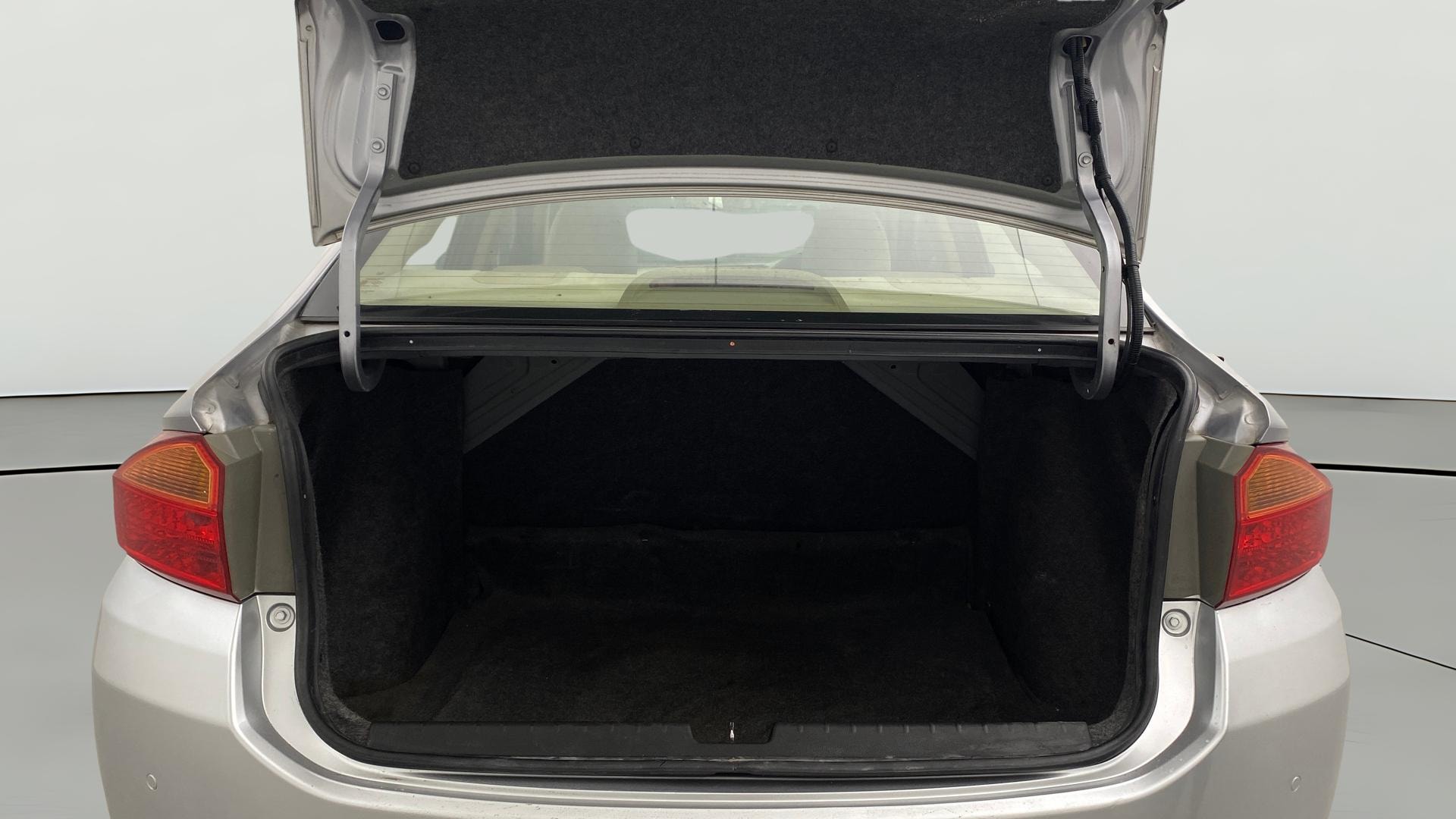 View 2021 Honda City ZX MT Diesel Anniversary Edition Image 39 Used 2021 Honda City ZX MT Diesel Anniversary Edition Image 39