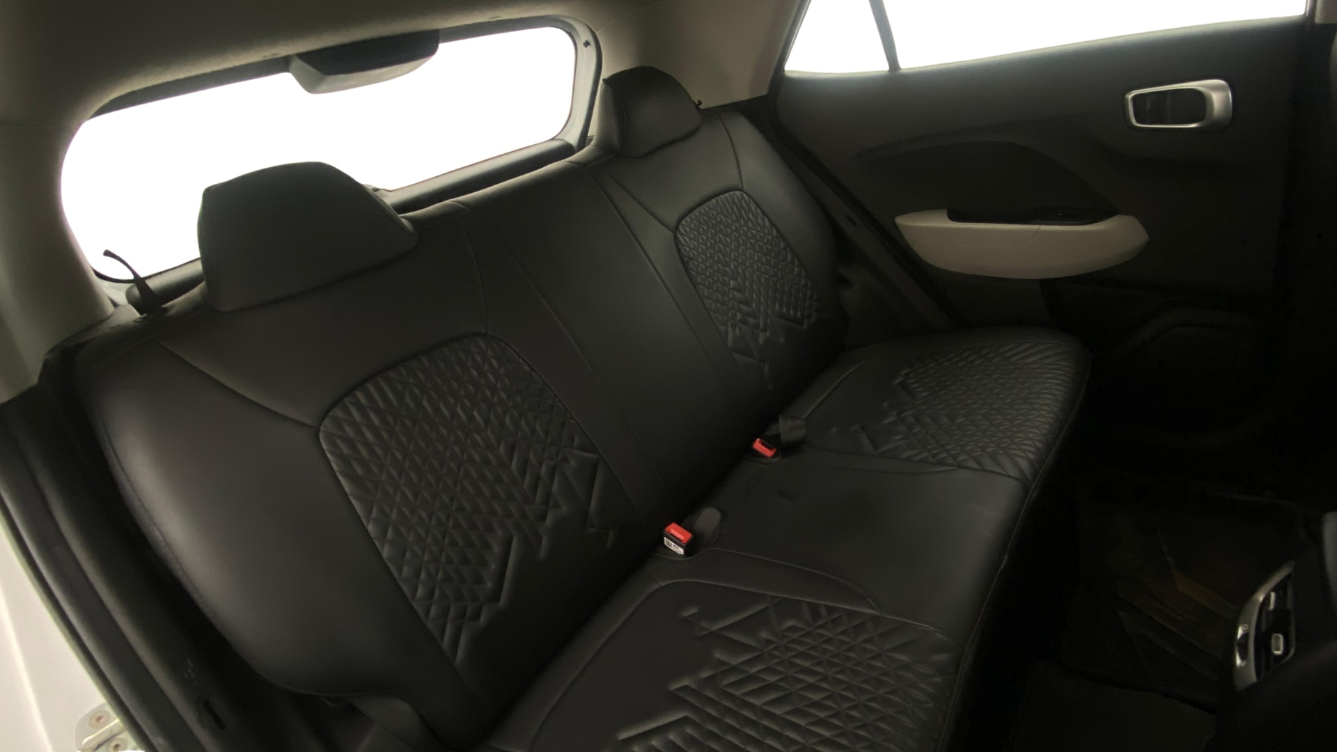 View 2023 Hyundai Venue S (O) 1.0 Turbo Petrol DCT Image 30 Used 2023 Hyundai Venue S (O) 1.0 Turbo Petrol DCT Image 30