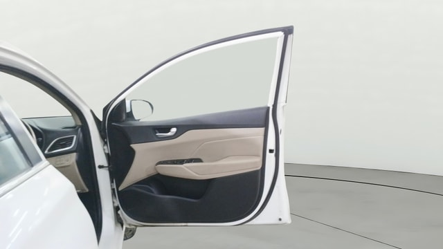 View Hyundai Verna Image 47 Used Hyundai Verna Image 47