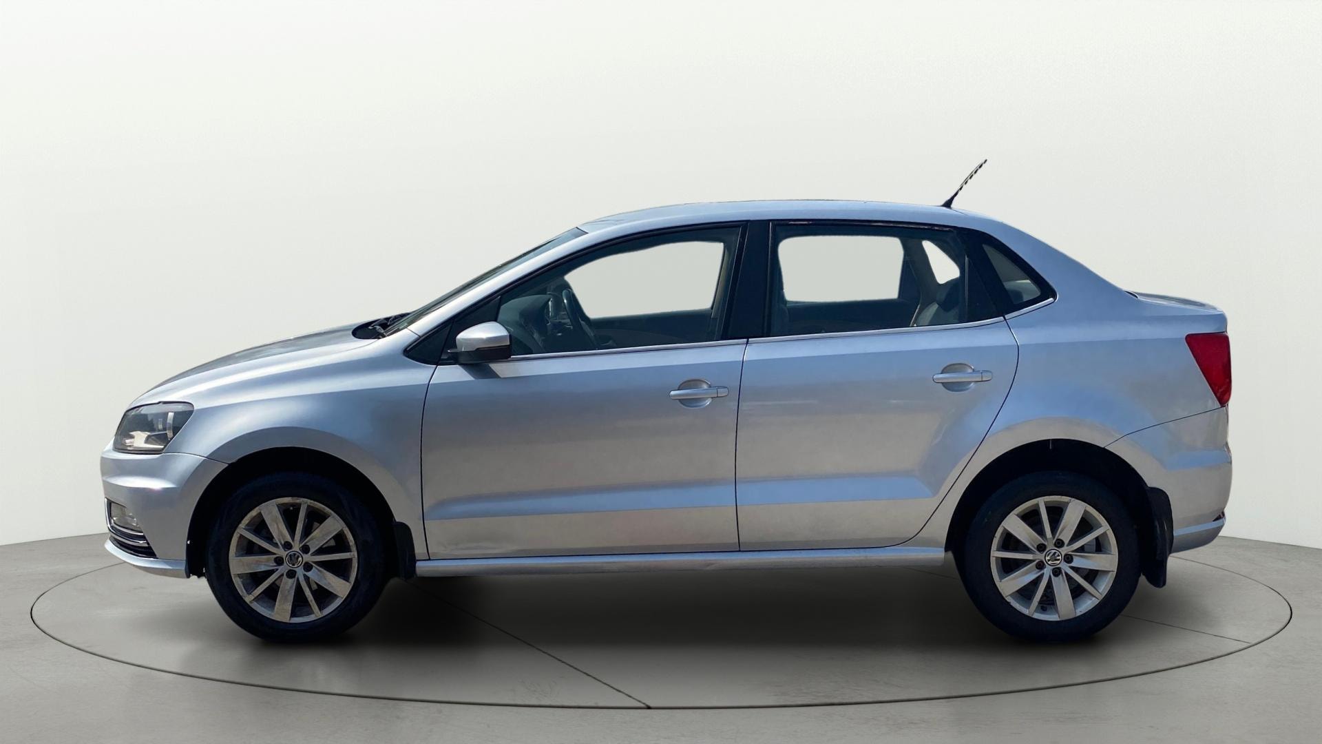 View 2017 Volkswagen Ameo 1.2L MPI Petrol Comfortline Image 5 Used 2017 Volkswagen Ameo 1.2L MPI Petrol Comfortline Image 5