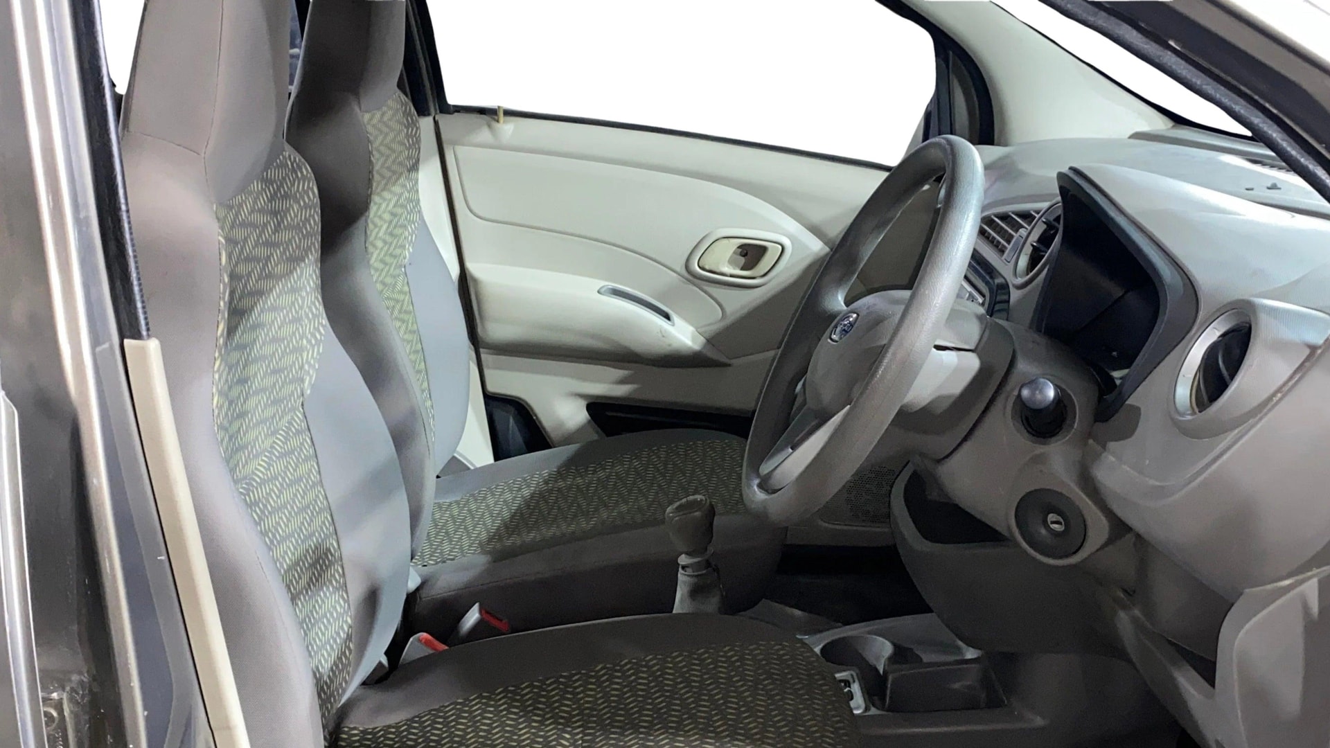 View 2016 Datsun Redi GO T Image 26 Used 2016 Datsun Redi GO T Image 26