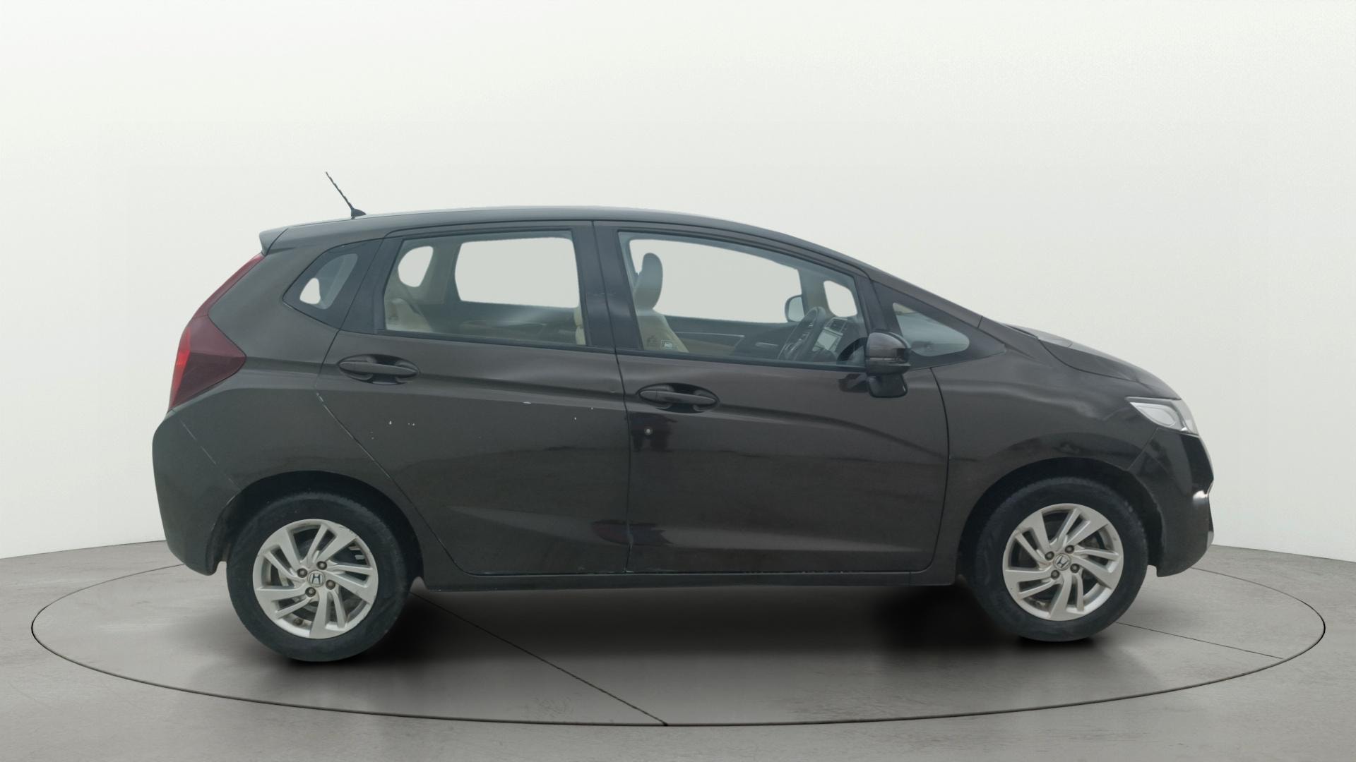 View 2018 Honda Jazz E MT Diesel Image 8 Used 2018 Honda Jazz E MT Diesel Image 8