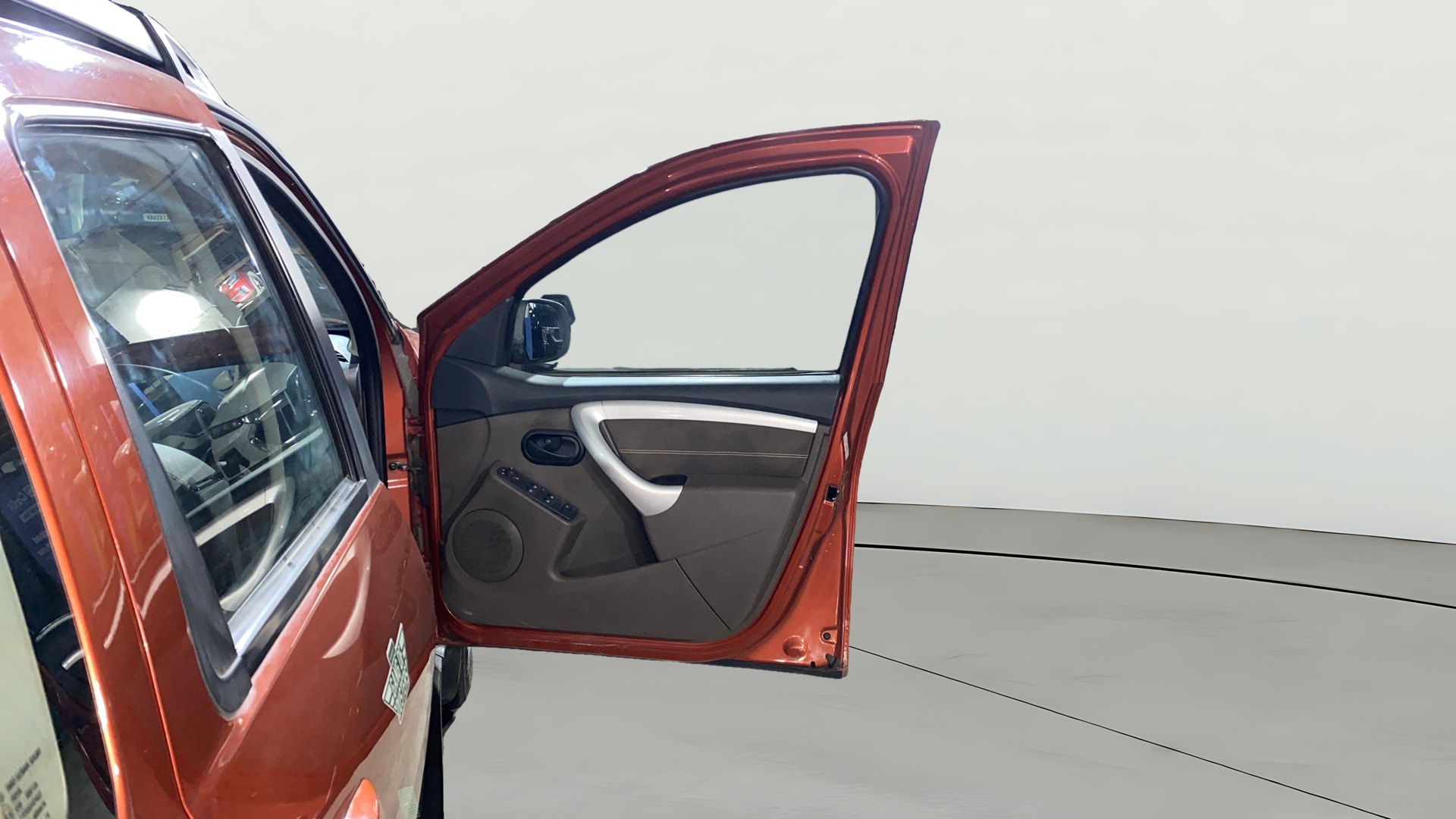 View 2016 Renault Duster Petrol RXL Image 44 Used 2016 Renault Duster Petrol RXL Image 44
