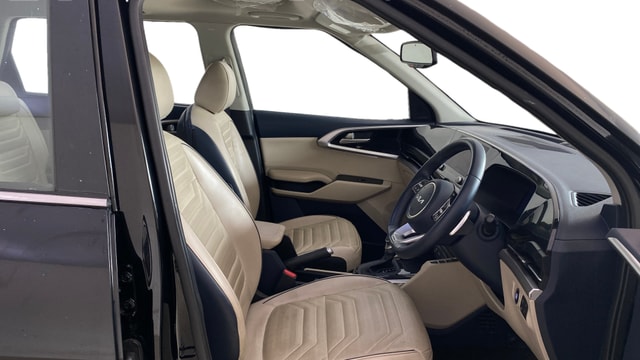 View Kia Carens Image 28 Used Kia Carens Image 28