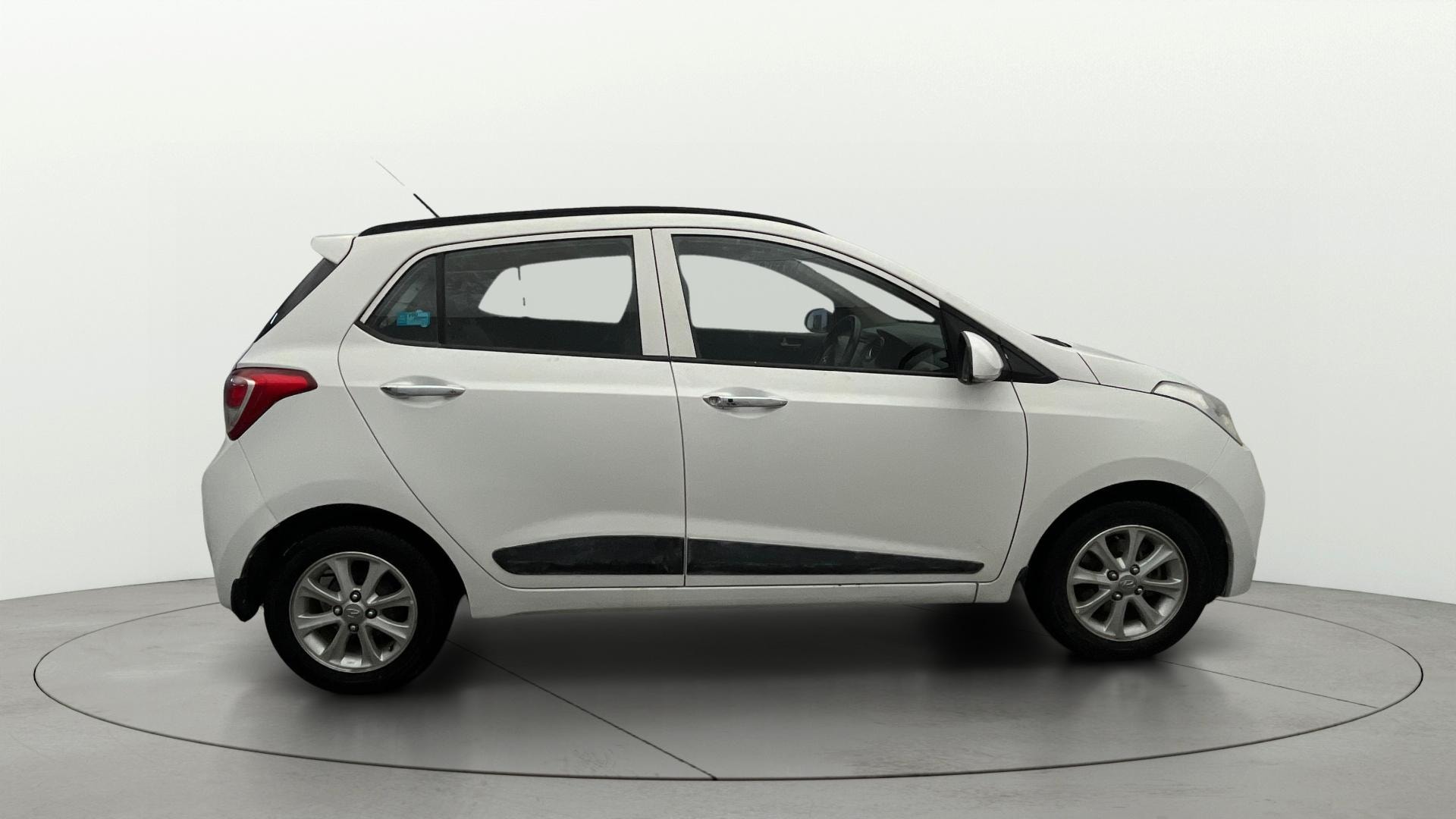 View 2015 Hyundai Grand i10 1.2 Asta Petrol Image 8 Used 2015 Hyundai Grand i10 1.2 Asta Petrol Image 8