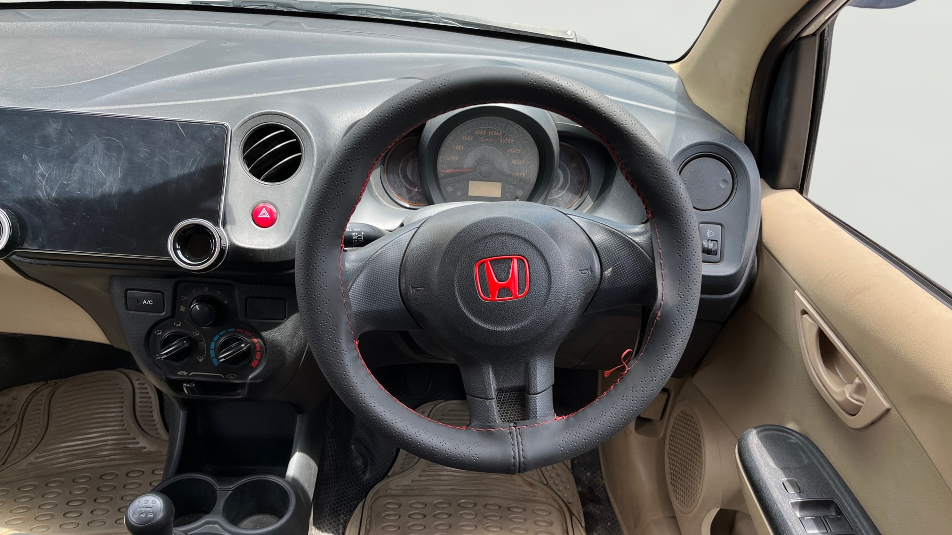 View 2015 Honda Amaze E MT Petrol BS IV Image 20 Used 2015 Honda Amaze E MT Petrol BS IV Image 20